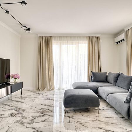 Ap Royal Oak - 2 Bedroom Apartment In Budva Buitenkant foto