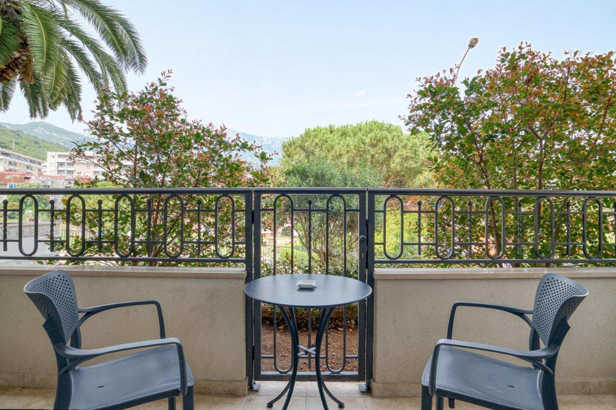 Ap Royal Oak - 2 Bedroom Apartment In Budva Buitenkant foto