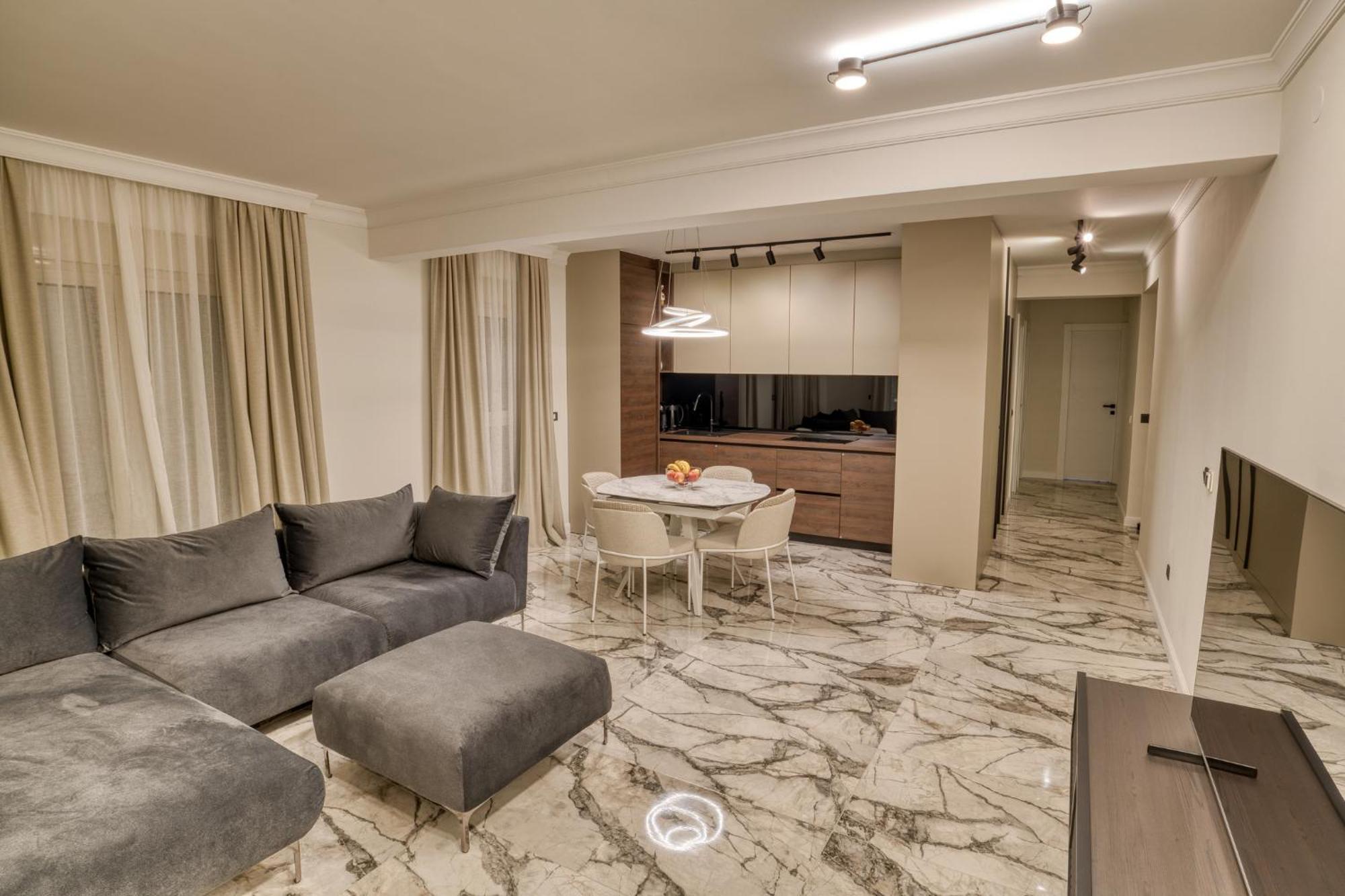 Ap Royal Oak - 2 Bedroom Apartment In Budva Buitenkant foto