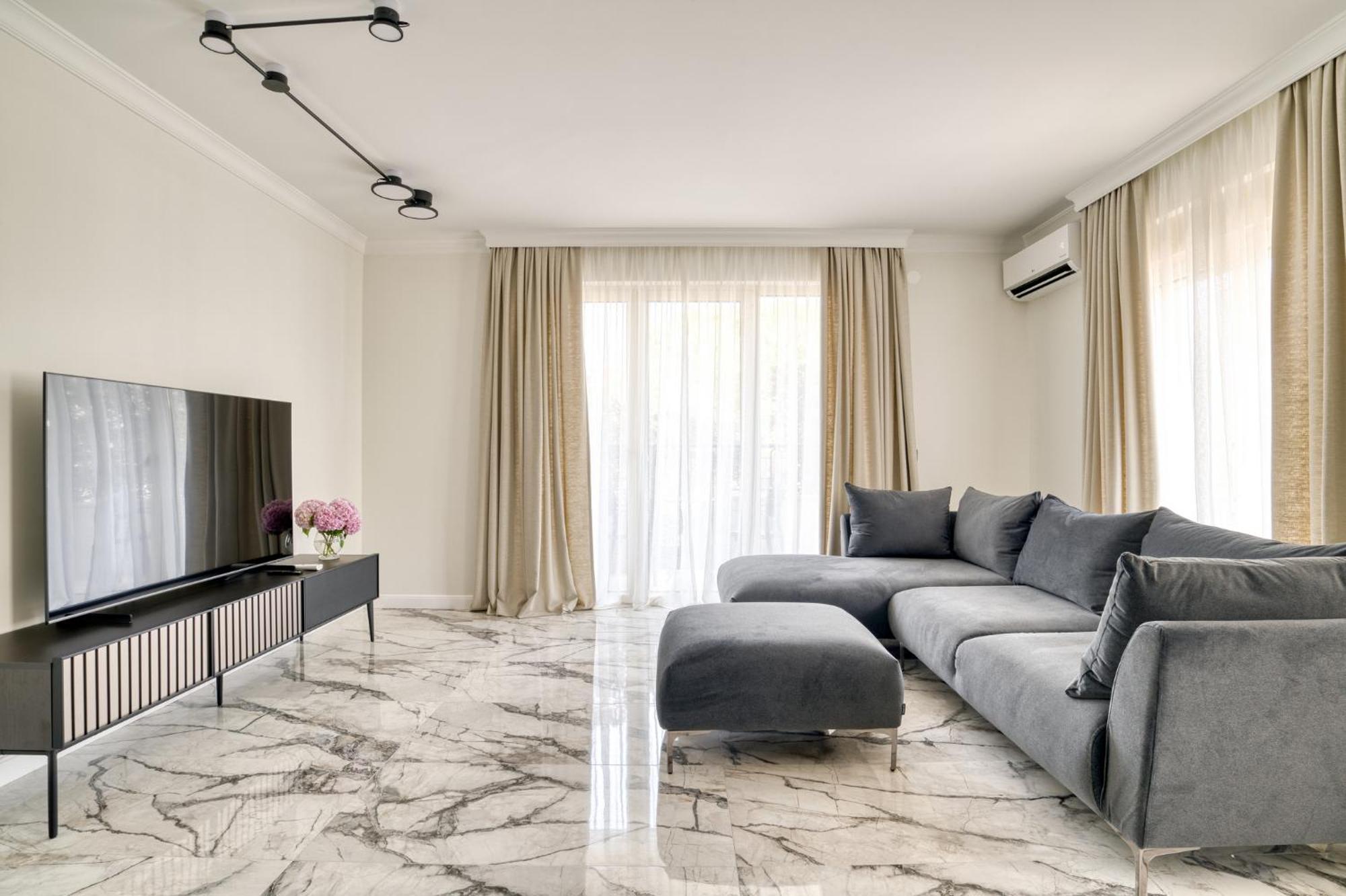 Ap Royal Oak - 2 Bedroom Apartment In Budva Buitenkant foto
