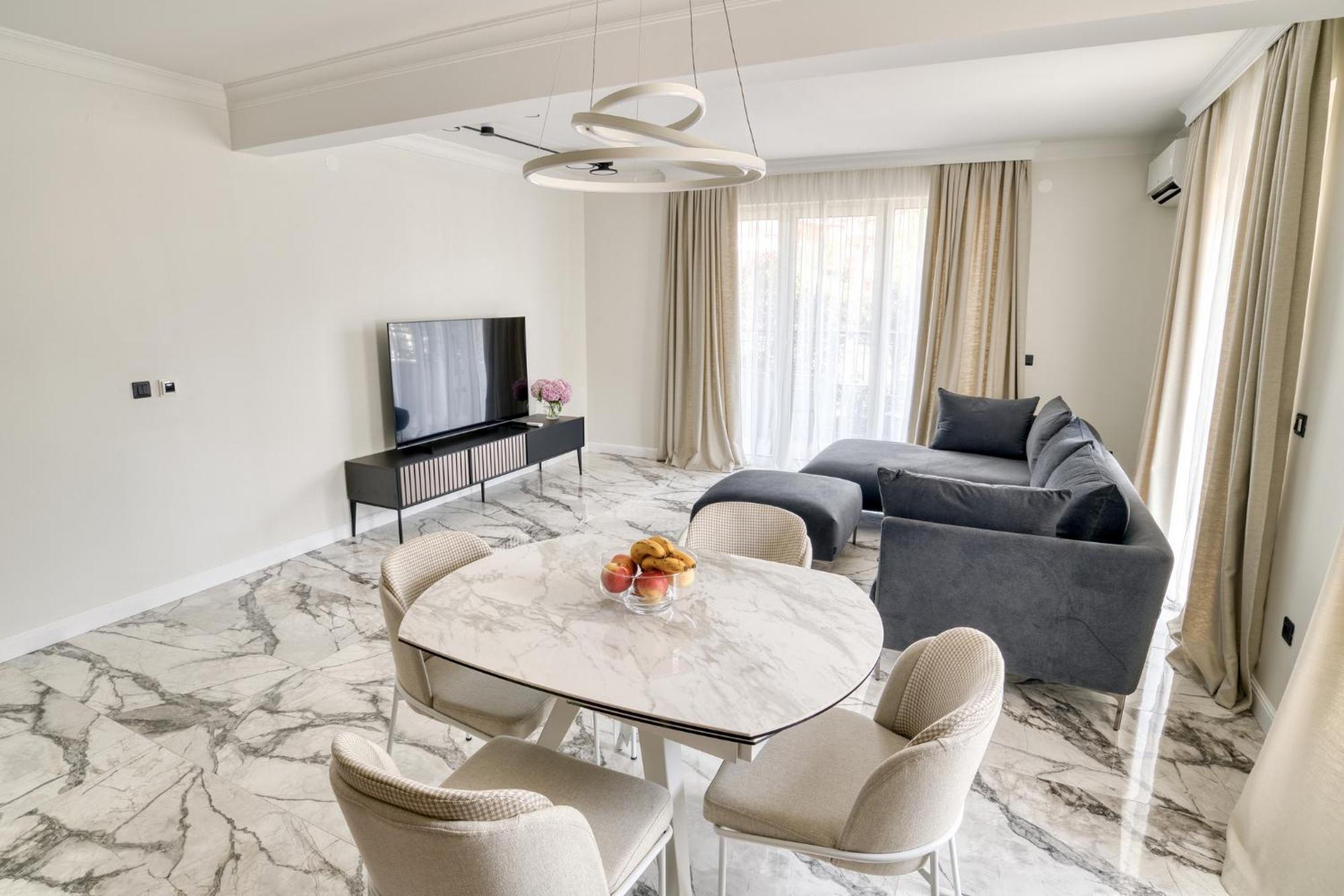 Ap Royal Oak - 2 Bedroom Apartment In Budva Buitenkant foto